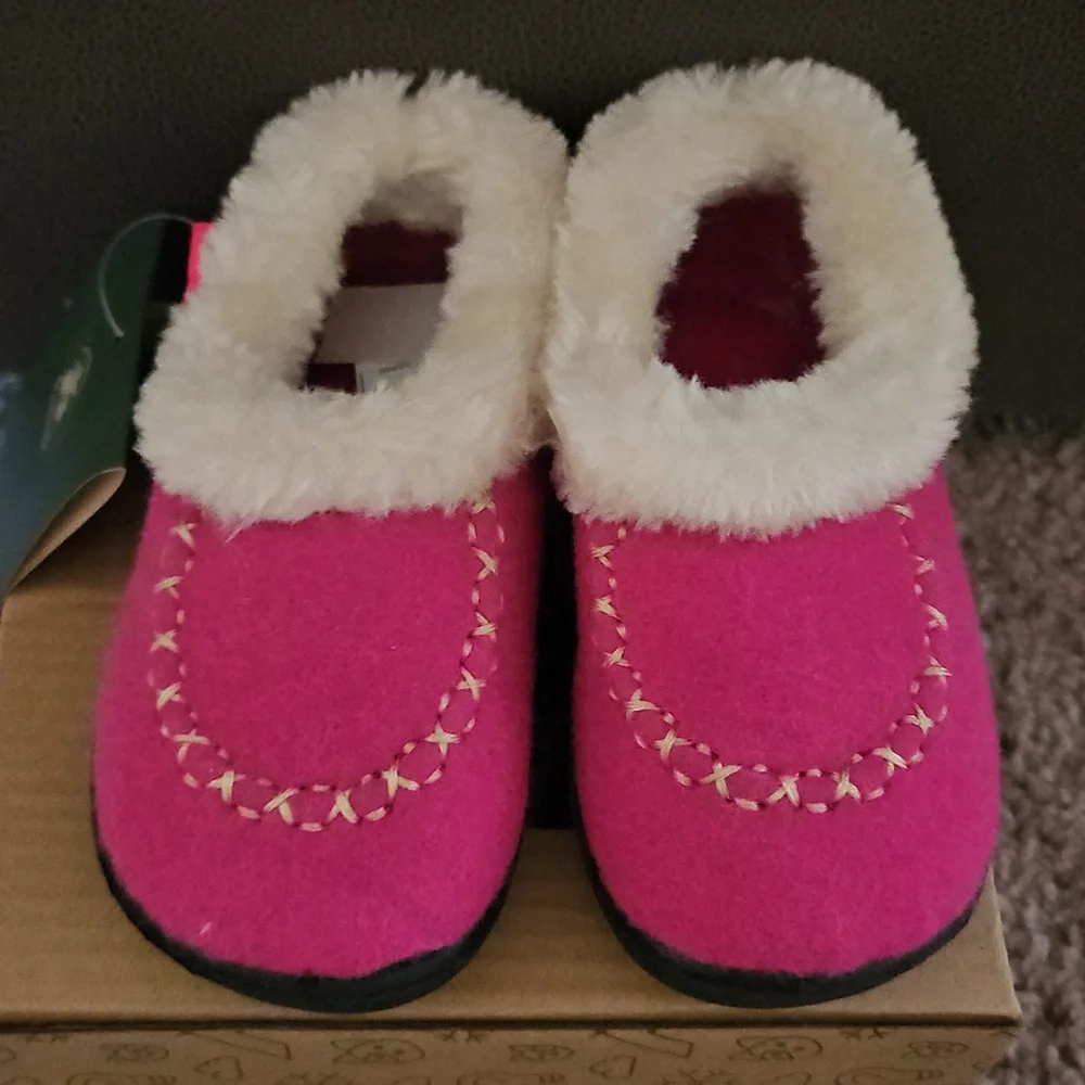 Kamik Pink Slipper Cozy Cabin Moccasins